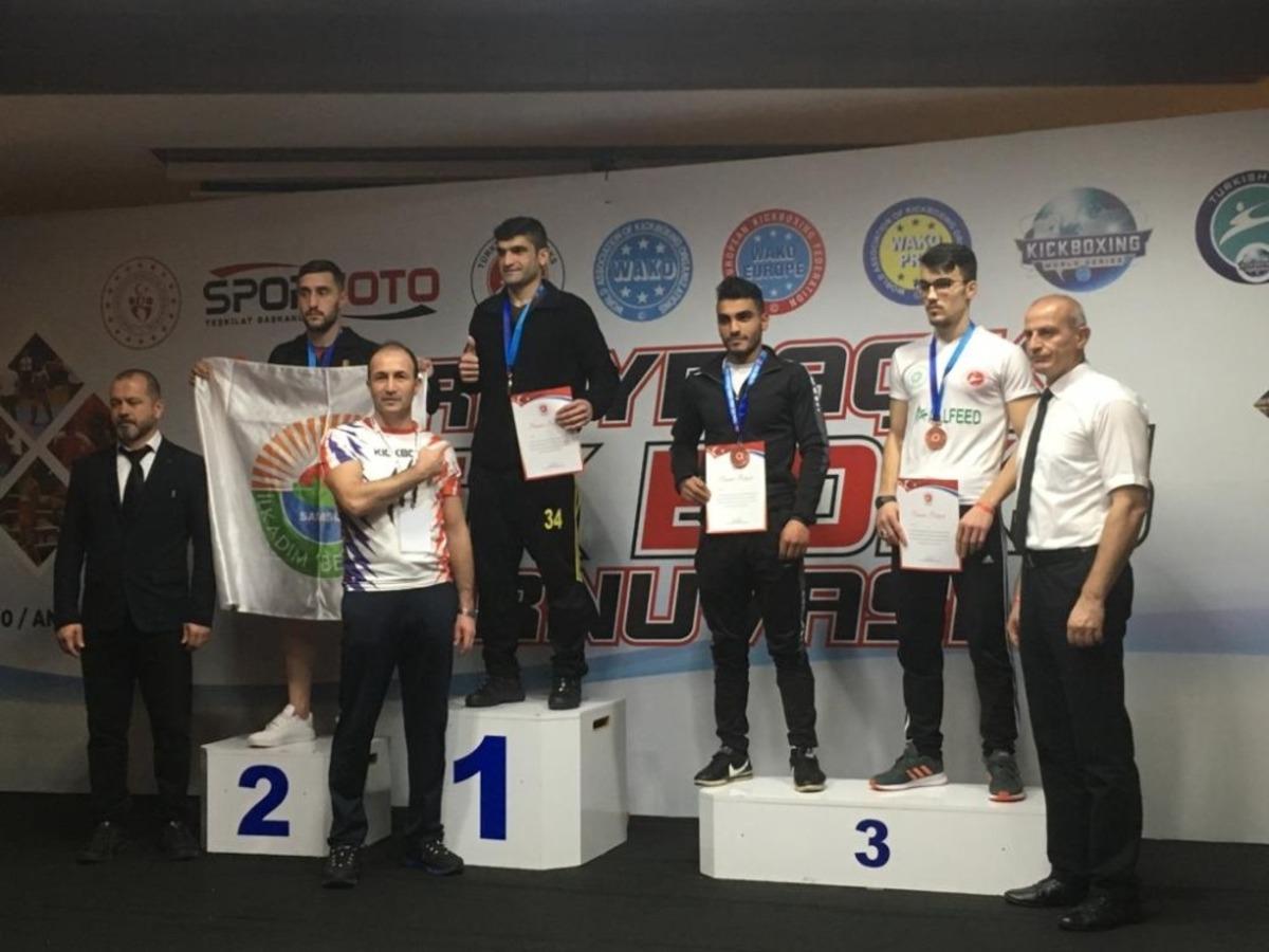 Balıkesirli Kickboks&ouml;rlerden Madalya Yağmuru