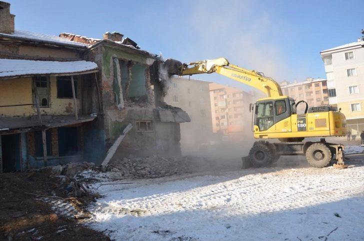 Ereğli Belediyesi metruk bina bırakmıyor G3