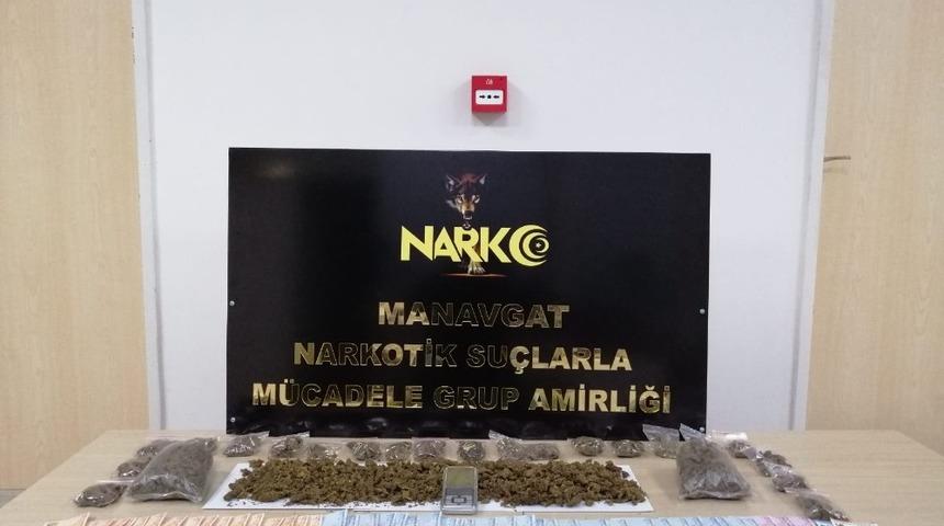 Antalya’da uyuşturucudan 2 şüpheli tutuklandı