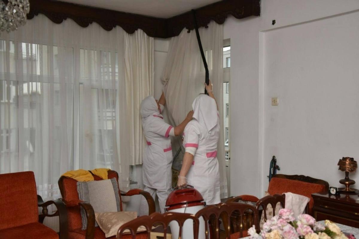 Evde bakımla yaşlıların y&uuml;z&uuml; g&uuml;l&uuml;yor