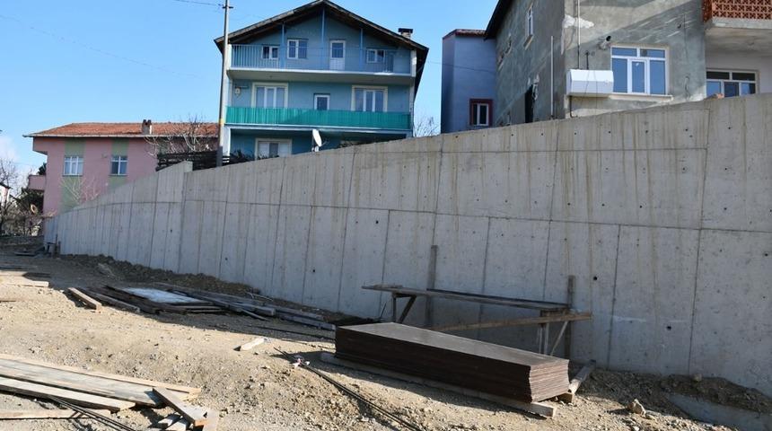 Karab&uuml;k&rsquo;te 10 yılda 4 kilometre istinat duvarı