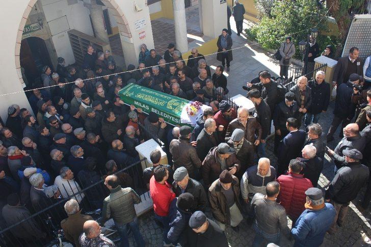 Mesai arkadaşlarının omuzlarında son yolculuğuna uğurlandı G1