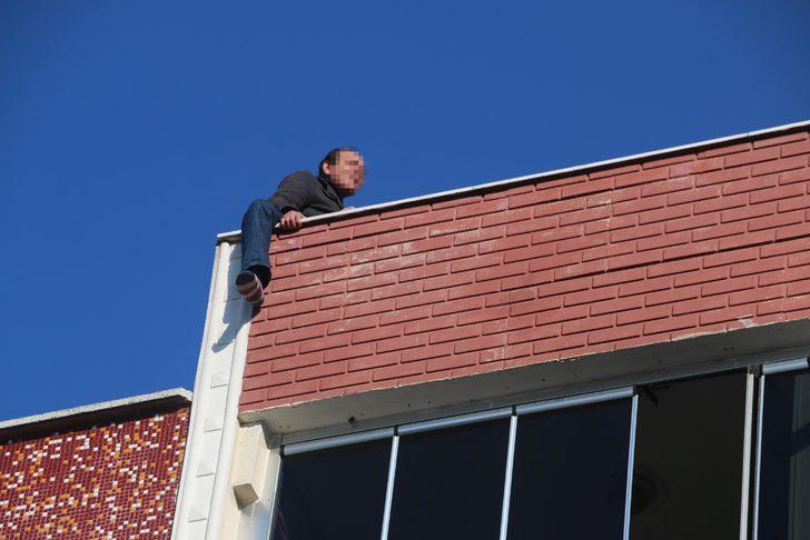 Manisa'da ailesiyle tartışan şahıs soluğu apartmanın çatısında aldı G1