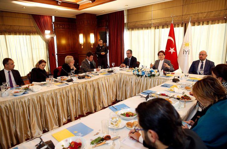 Meral Akşener, basın kuruluşlarının Ankara temsilcileriyle bir araya geldi (1) G1