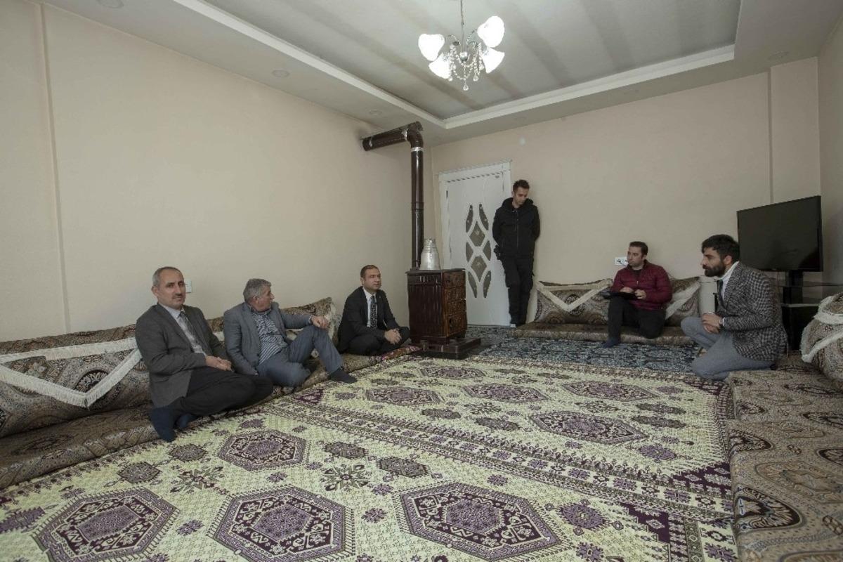 Başkan Vekili Aslan&rsquo;dan şehit ailelerine ziyaret