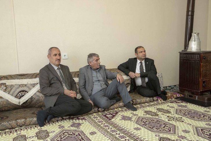 Başkan Vekili Aslan’dan şehit ailelerine ziyaret G3