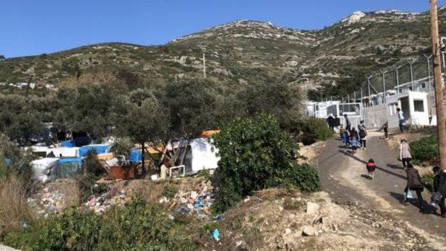 Yunan adalarında g&ouml;&ccedil;men karşıtı protestolar:  Adalarımız cezaevi değil, b&uuml;t&uuml;n kamplar kapatılsın  3