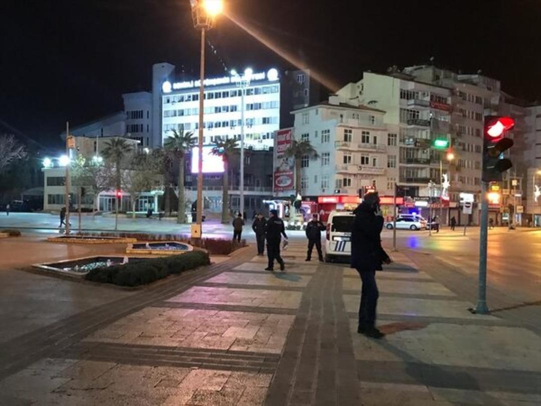 Manisa beşik gibi! Deprem sonrası ilk g&ouml;r&uuml;nt&uuml;ler