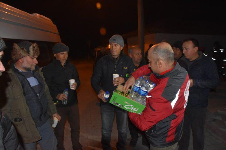 Akhisar merkezli 5.4 büyüklüğündeki deprem birçok ilde hissedildi (6) G4