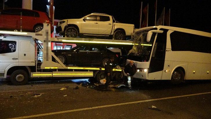 Uşak’ta yolcu otobüsü kaza yaptı: 3’ü ağır 13 yaralı G1