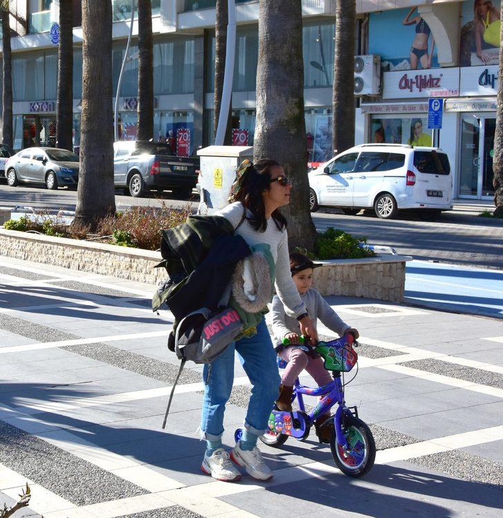 Marmaris'te Ocak ayında yazdan kalma günler G3