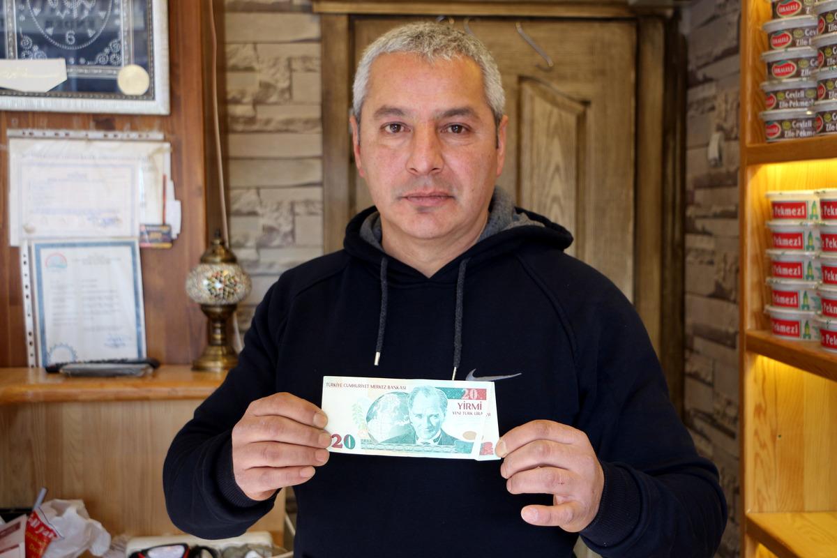 15 yıldır kasasında saklıyor! Hatalı baskı 20 YTL i&ccedil;in 50 bin lira istiyor