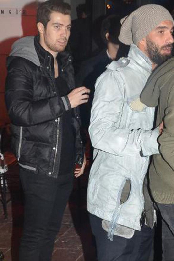 Arda Turan, Sinem Kobal'ı çabuk unuttu G3