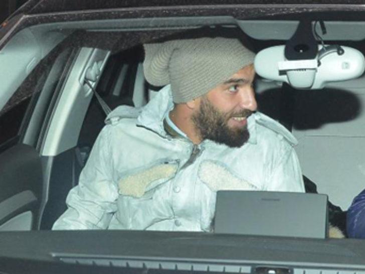Arda Turan, Sinem Kobal'ı çabuk unuttu G4