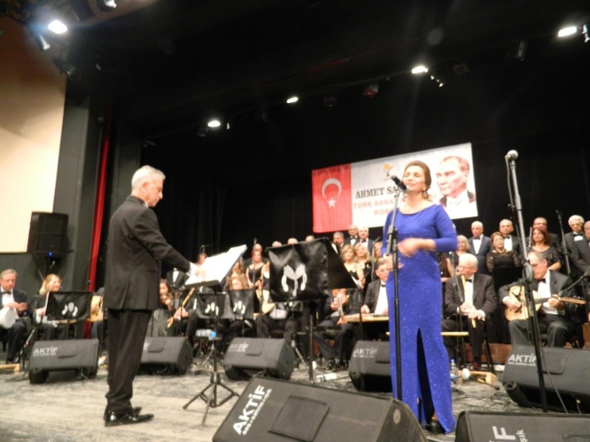 Adana&rsquo;da Amir Ateş&rsquo;in besteleri seslendirildi