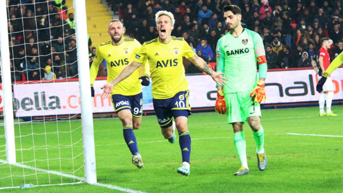 Fenerbah&ccedil;e'de Max Kruse ayrılıyor iddiası