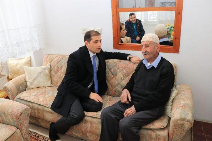 Kaymakam Erat’tan ‘Yaşayan İnsan Hazinesi’ Kalender’e ziyaret G2