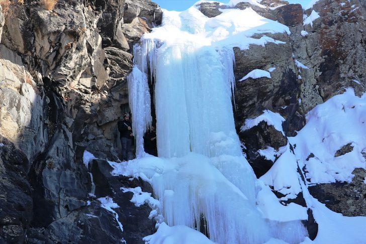 Ağrı eksi 21 dereceyi gördü! Şelale ve göller buz tuttu G4