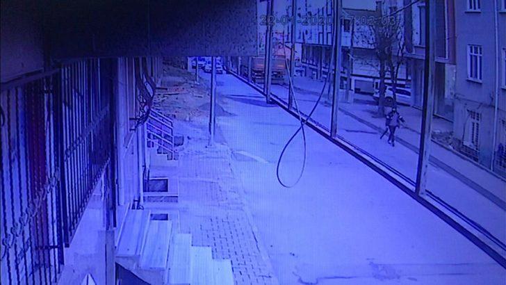 Arnavutköy'de pompalı tüfekle güpegündüz dehşet saçtı!  G2