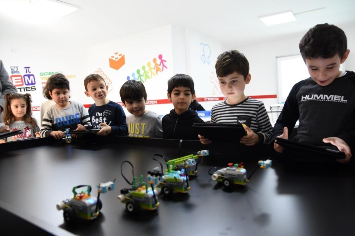 Edremit Belediyesi&rsquo;nden karne hediyesi robotik kodlama eğitimi