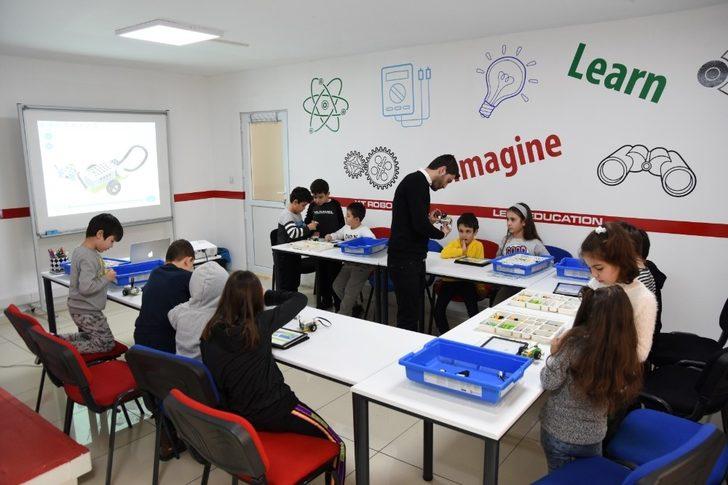 Edremit Belediyesi’nden karne hediyesi robotik kodlama eğitimi G4