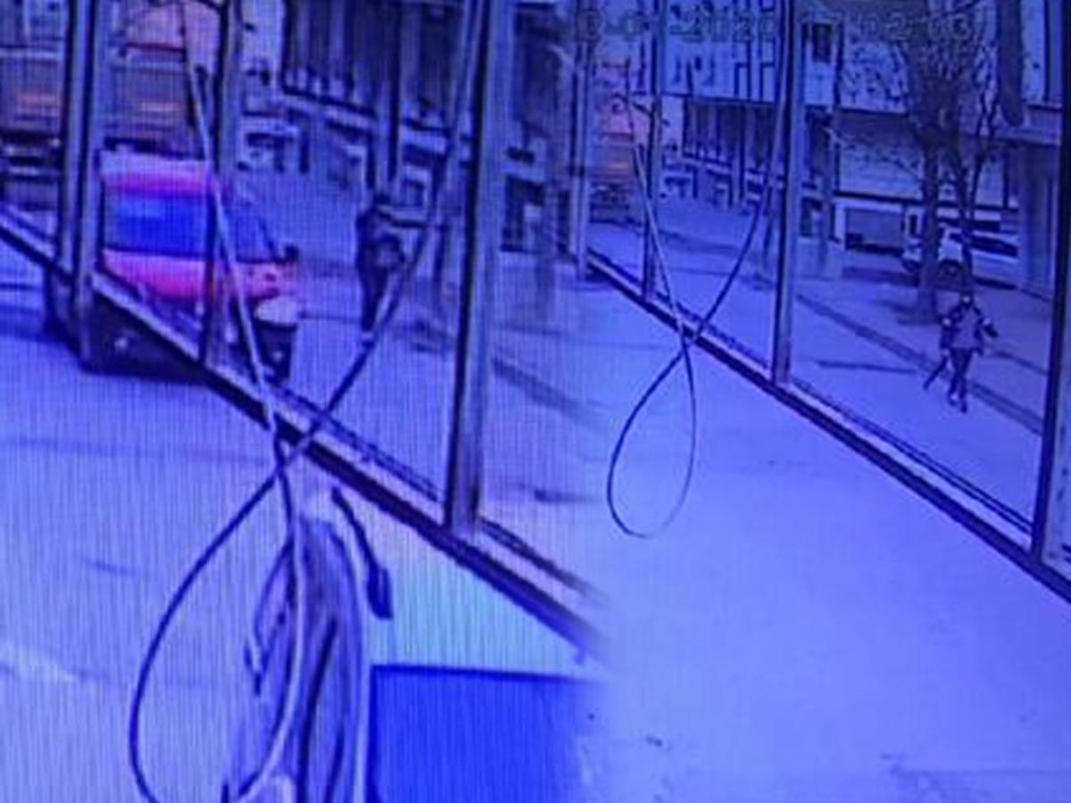 Arnavutk&ouml;y'de pompalı t&uuml;fekle g&uuml;peg&uuml;nd&uuml;z dehşet sa&ccedil;tı! 