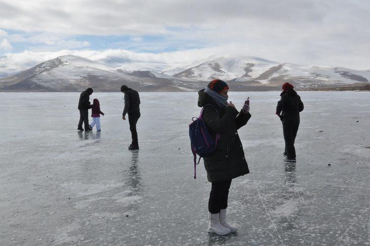 Çıldır Gölü'nde atlı kızak keyfi! G4