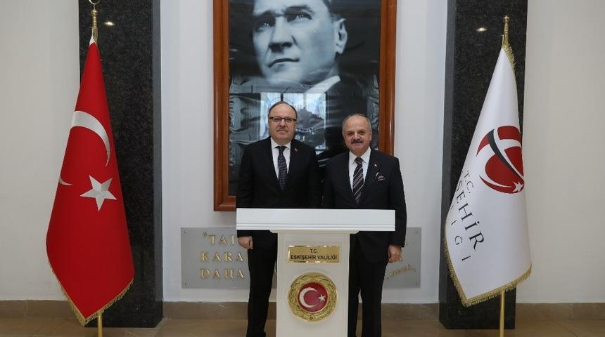 Vali &Ccedil;akacak, Afyonkarahisar Valisi Tutulmaz&rsquo;ı makamında ağırladı