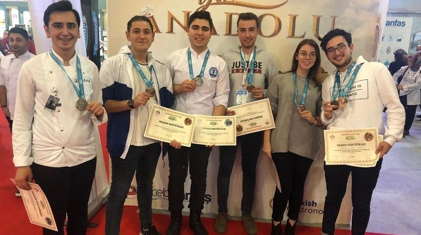 PA&Uuml;&rsquo;l&uuml; aş&ccedil;ılar 7 madalya d&ouml;nd&uuml;