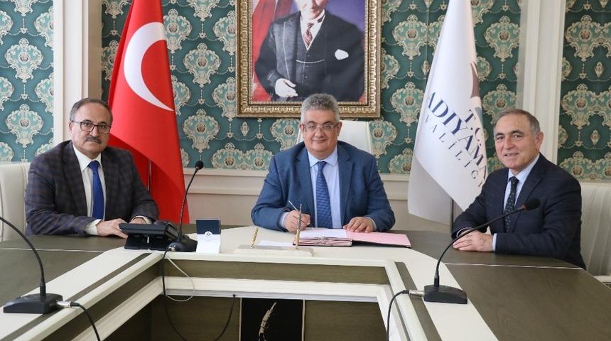 Ter&ouml;r saldırısında &ouml;len Yiğit Ali &Ccedil;avuş&rsquo;un adı okulda yaşatılacak