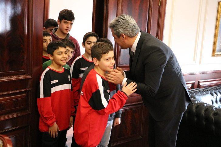 30 güreşçi belediye bünyesine katıldı G3