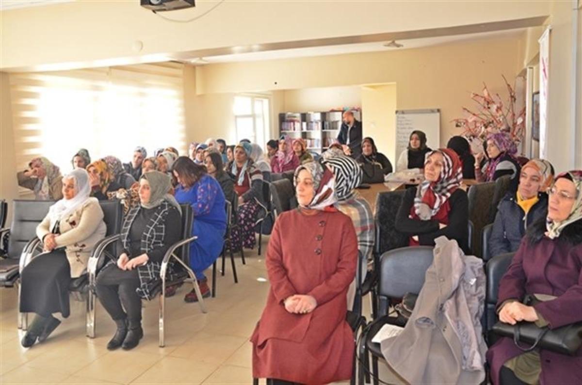 Batman&rsquo;da kursiyer kadınlara g&uuml;&ccedil;lendirme eğitimi verildi