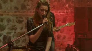 Mira 'İsyan'la geceye damga vurdu