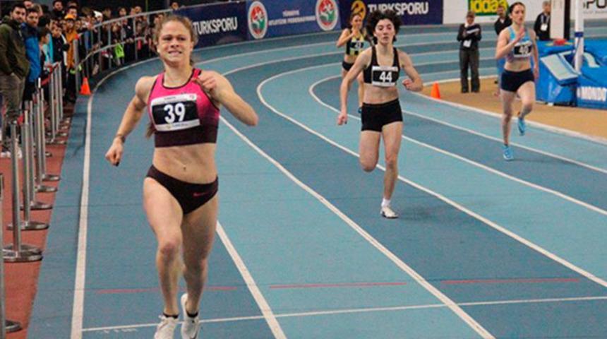 Milli atlet Simay Özçiftçi'den 300 metre rekoru