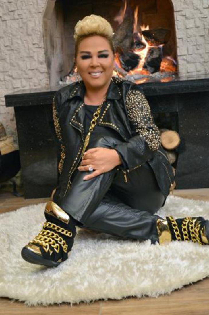 Safiye Soyman'dan Pink imajı G2