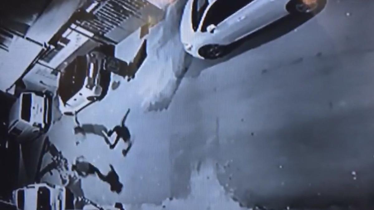 Beyoğlu'nda EYP atan şahıslar kameraya yakalandı