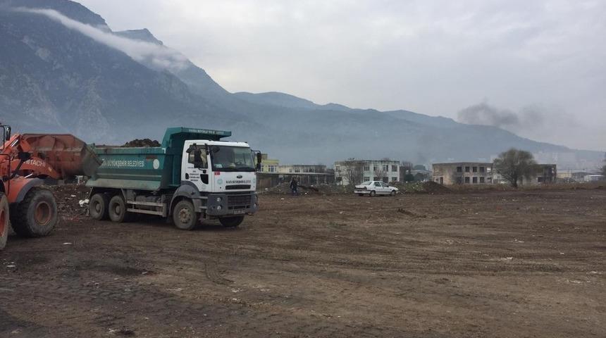 Manisa B&uuml;y&uuml;kşehir&rsquo;den ka&ccedil;ak hafriyatla m&uuml;cadele