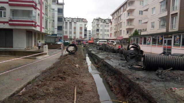 Altınordu’nun en büyük mahallesinde yağmur suyu hatları yenileniyor