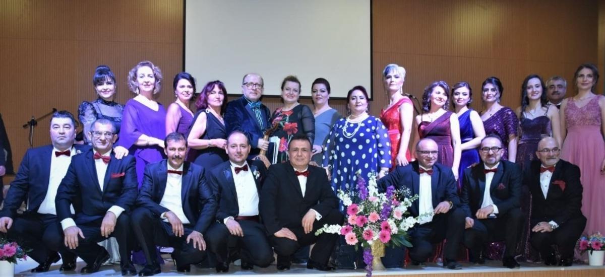 Nallıhan&rsquo;da T&uuml;rk m&uuml;ziği r&uuml;zgarı esti