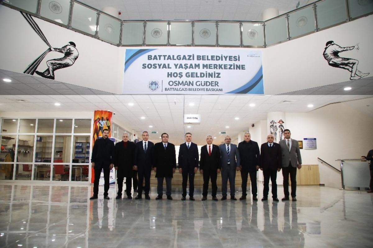 Battalgazi Belediyesi Sosyal Yaşam Merkezi&rsquo;ne &ouml;vg&uuml;