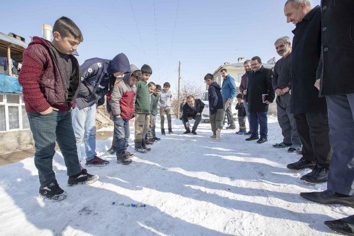 Başkan Vekili Aslan’dan hane ziyareti G4