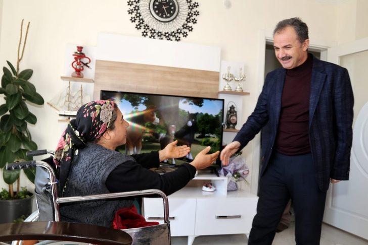 Başkan Kılınç’tan engelli vatandaşa tekerlekli sandalye G3