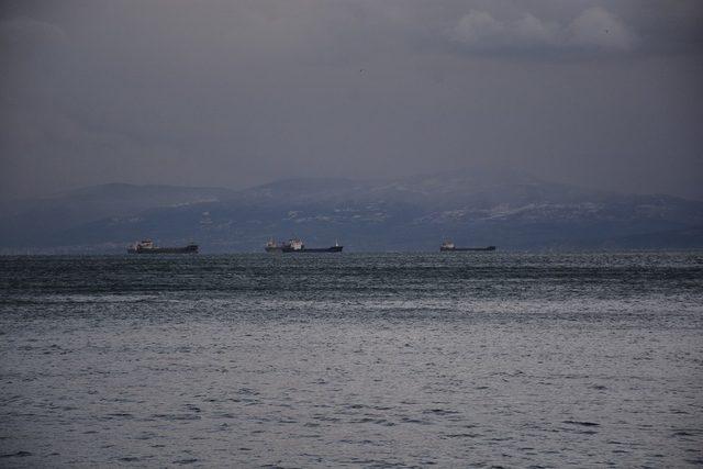 Sinop’ta fırtına deniz ulaşımını ve balıkçılığı etkiliyor