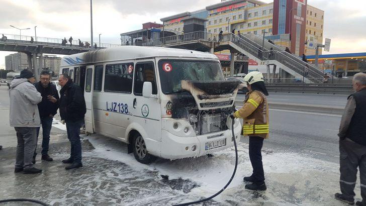 Beylikdüzü'nde öğrenci servisinde yangın G2