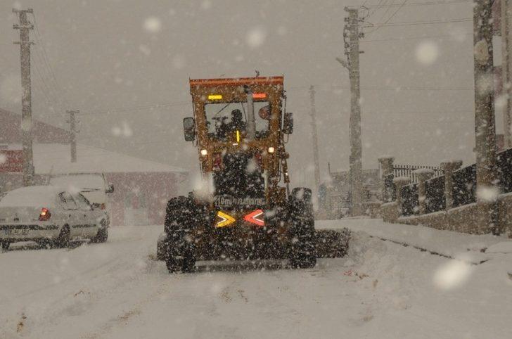 Safranbolu’da kar küreme ve tuzlama çalışması G2