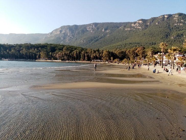 Akyaka'da depremlerin ardından korkutan görüntü! G3