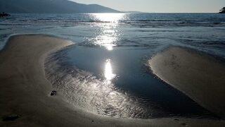 Akyaka'da depremlerin ardından korkutan görüntü!