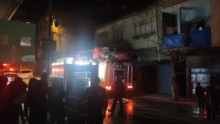 Şarjda unutulan telefon evi kül etti G3