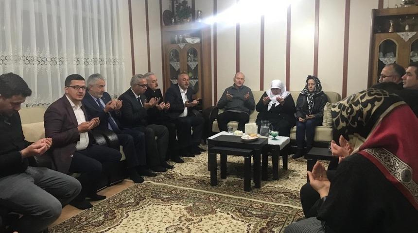 Bakan Soylu’dan Isparta'da gece yarısı taziye ziyareti