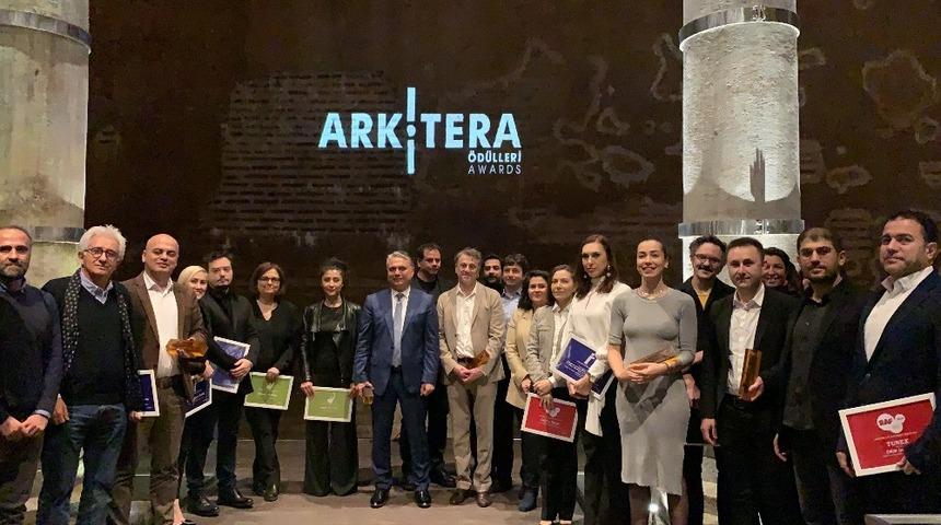 Kutluğ Ataman&rsquo;a yılın en iyi işvereni &ouml;d&uuml;l&uuml;